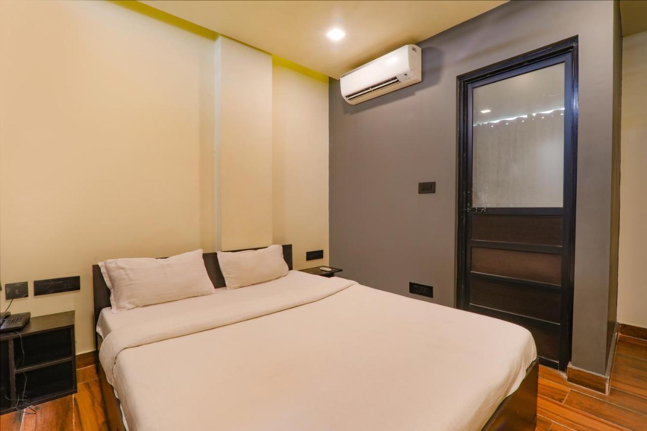 Hotel Fabexpress Lemon Grass Váránasí Exteriér fotografie